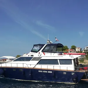 Motor Boat Paloma Rea Botel Trogir